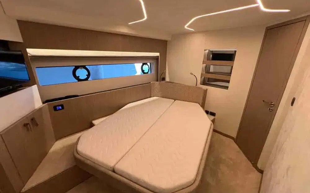 slider 16 Prestige Yachts F5.7