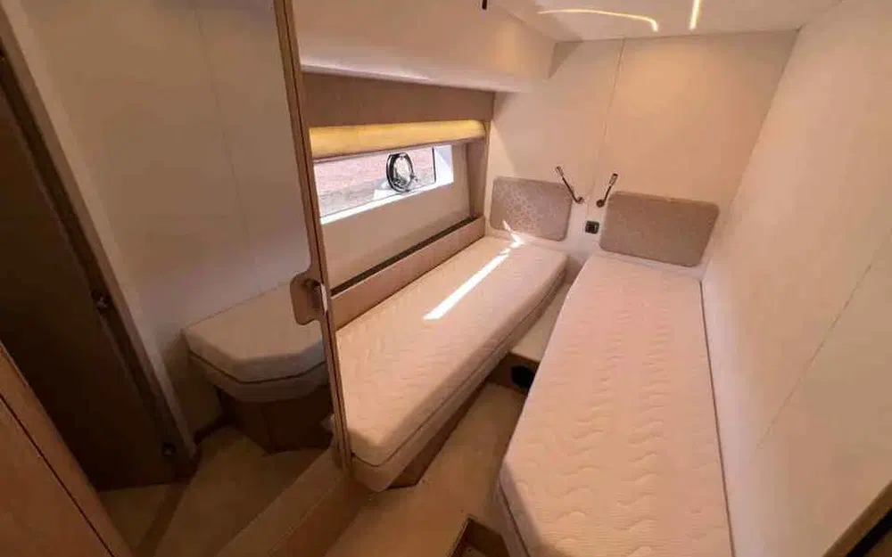 slider 21 Prestige Yachts F5.7