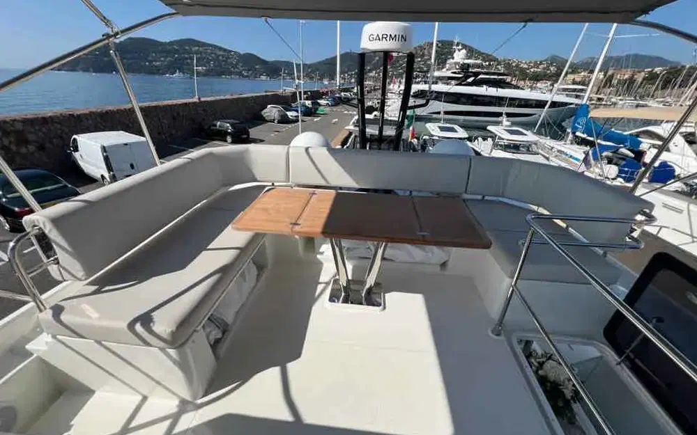 slider 28 Prestige Yachts F5.7