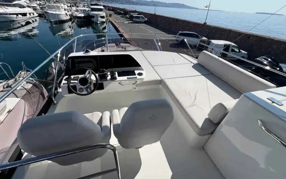 slider 30 Prestige Yachts F5.7