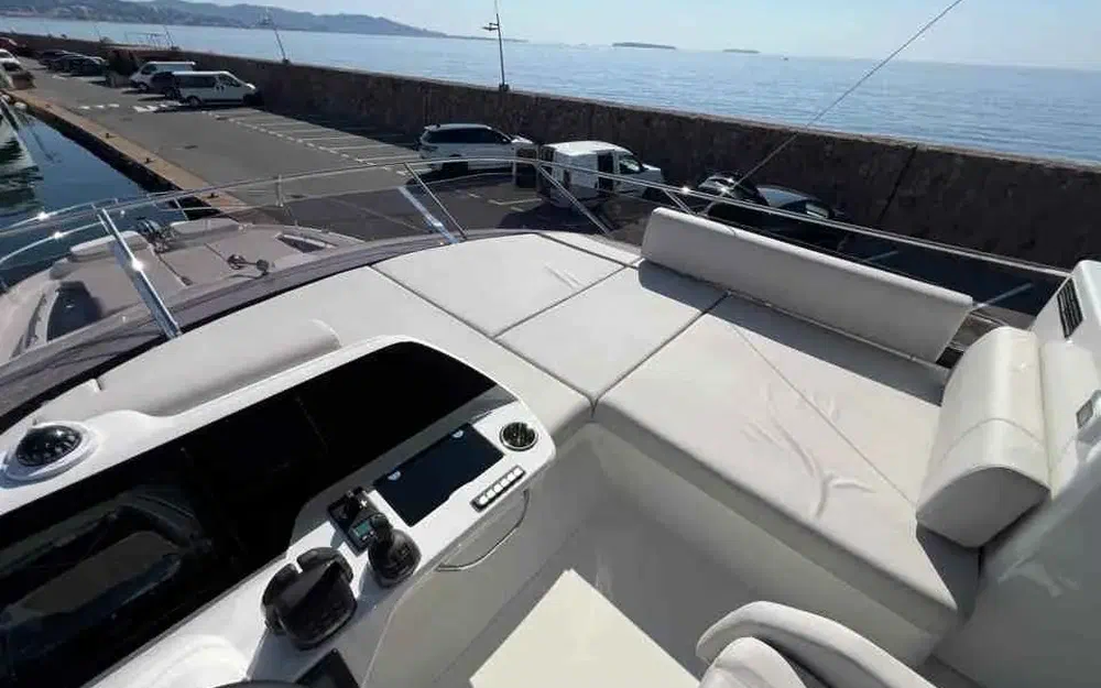 slider 32 Prestige Yachts F5.7