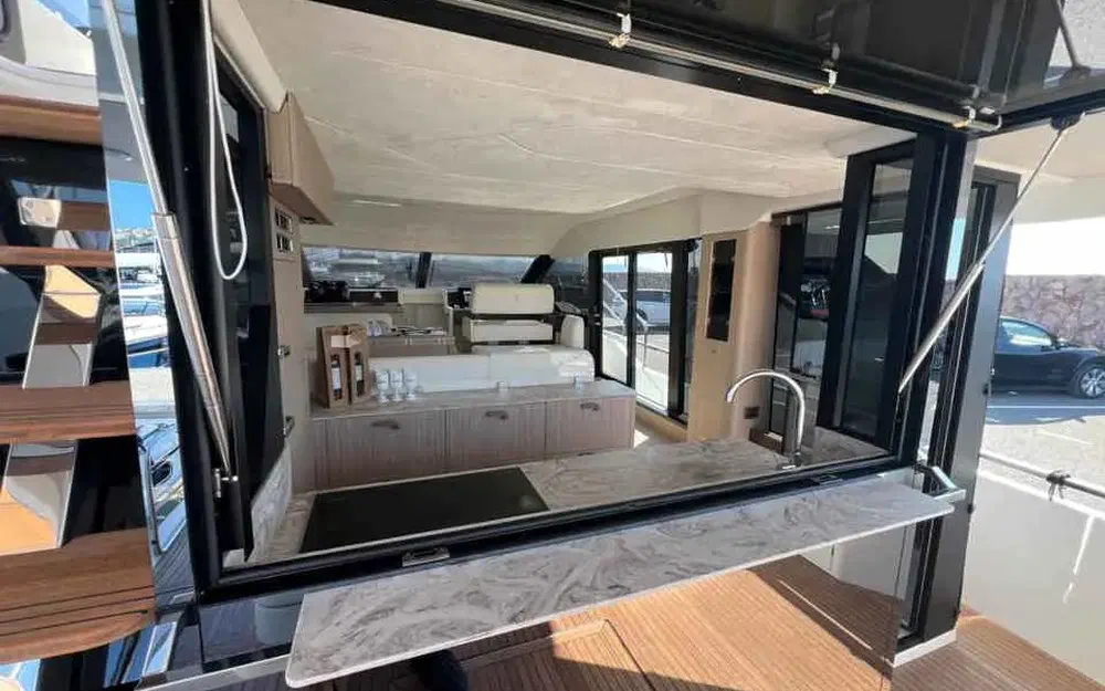 slider 5 Prestige Yachts F5.7
