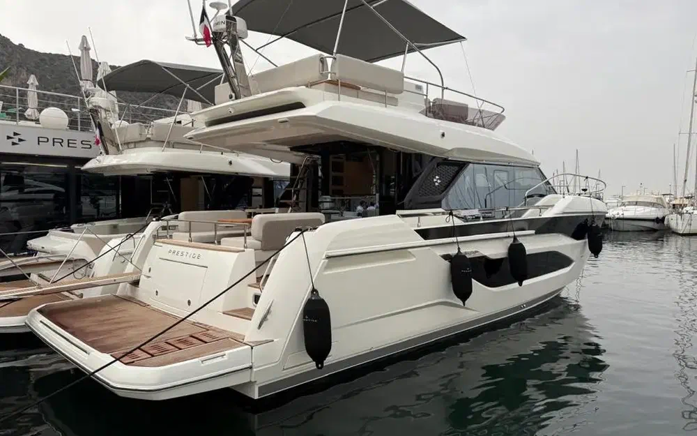 slider 0 Prestige Yachts F4.9