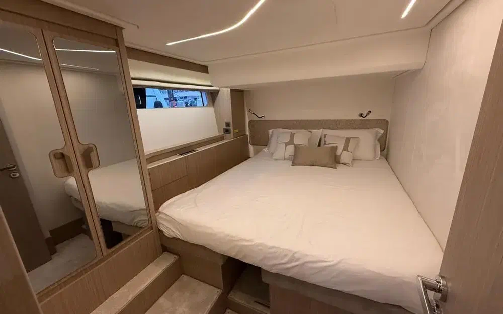 slider 9 Prestige Yachts F4.9