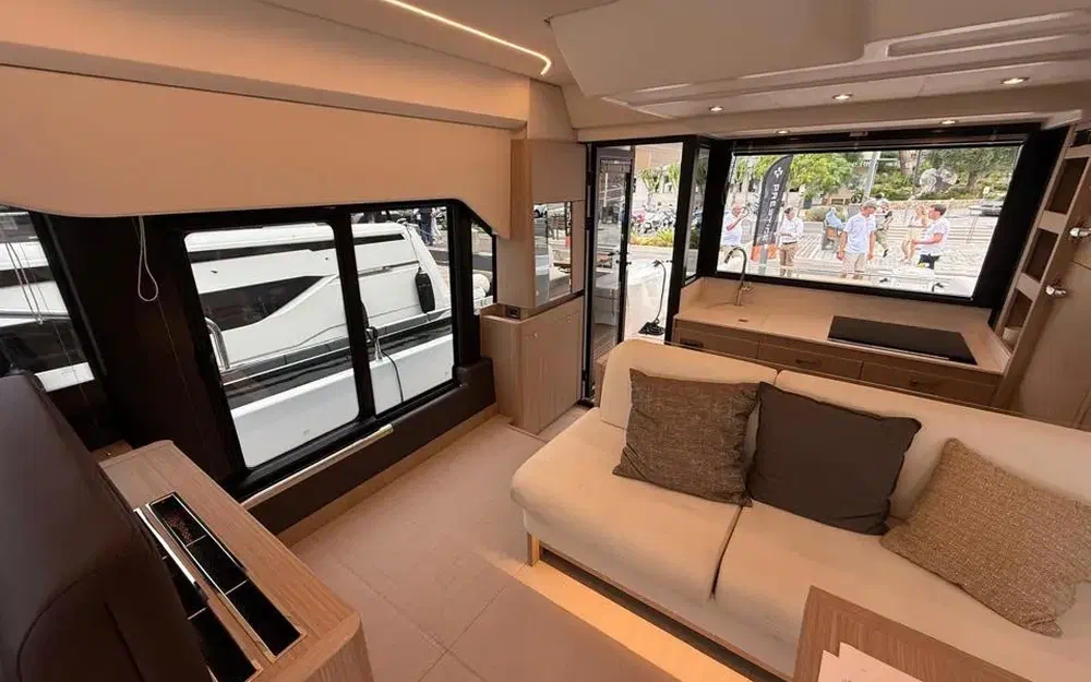 slider 4 Prestige Yachts F4.9