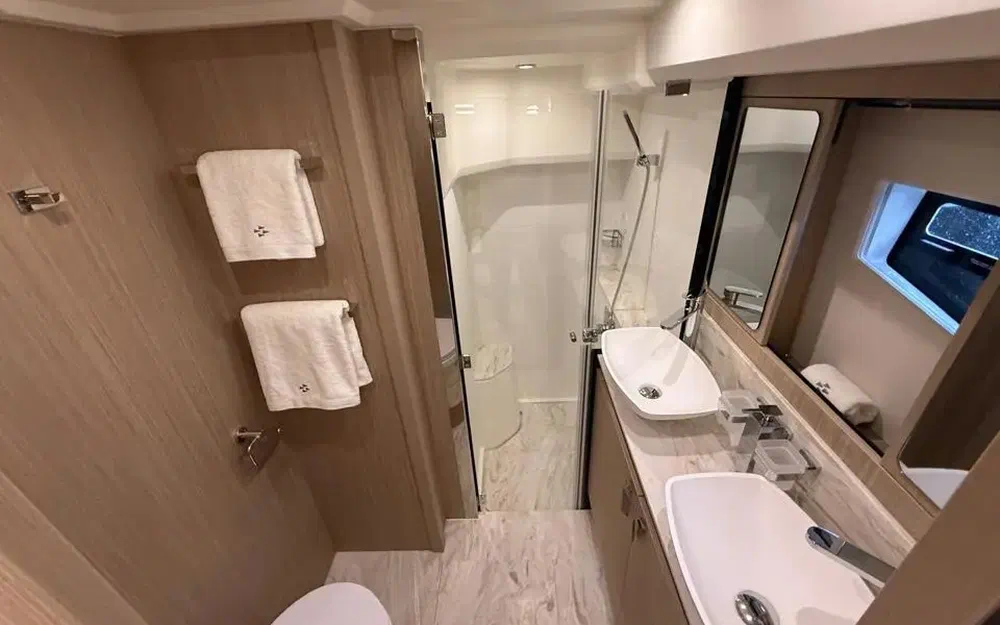 slider 7 Prestige Yachts F4.9