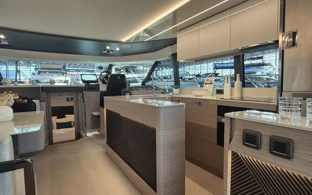 slider 16 Prestige Yachts M48