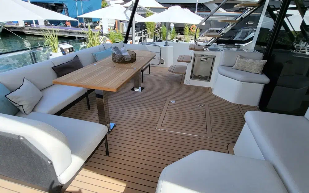 slider 4 Prestige Yachts M48