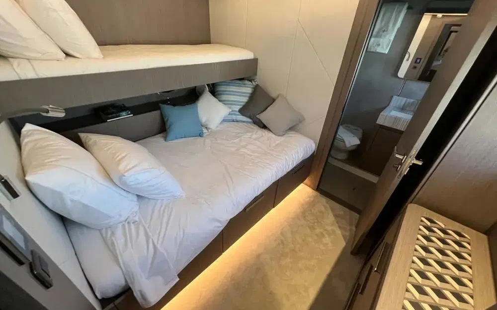 slider 26 Prestige Yachts M8