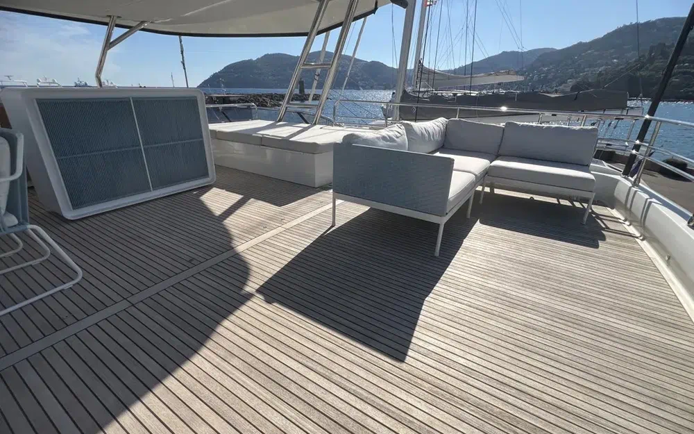 slider 34 Prestige Yachts M8