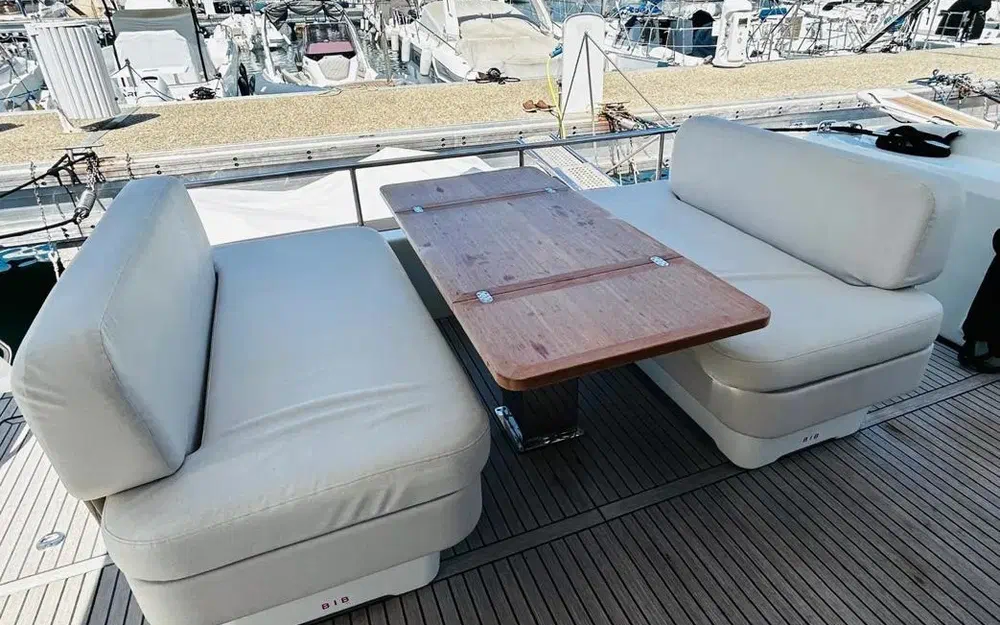 slider 13 Prestige Yachts F4.9
