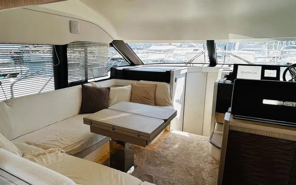 slider 17 Prestige Yachts F4.9
