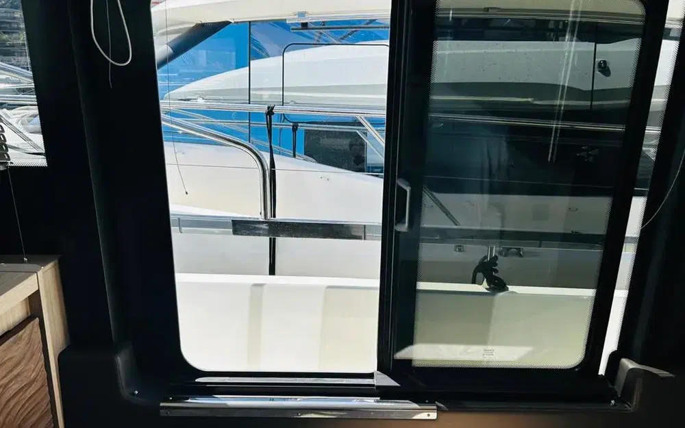 slider 19 Prestige Yachts F4.9