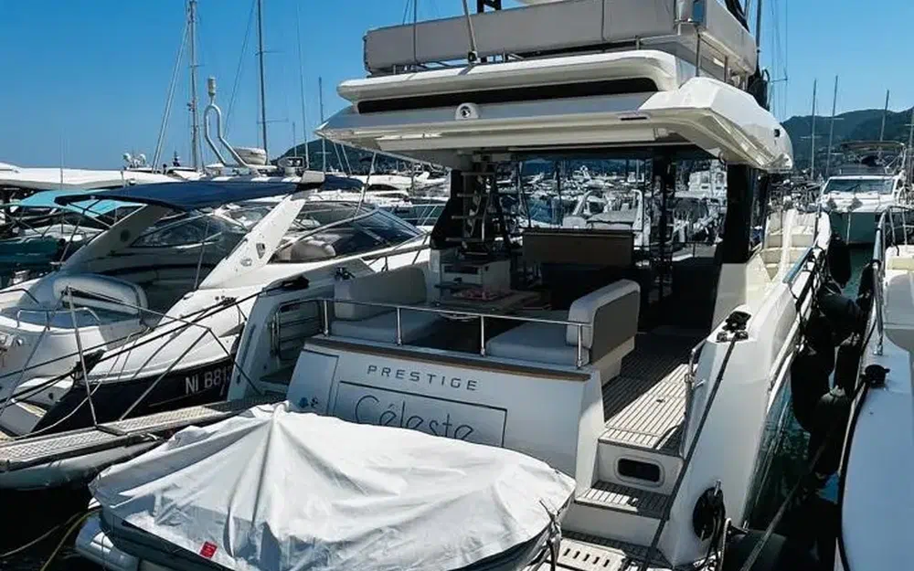 slider 2 Prestige Yachts F4.9