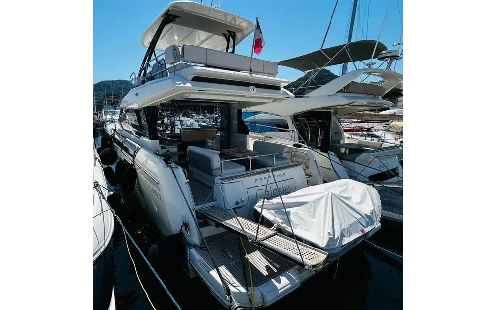 slider 4 Prestige Yachts F4.9
