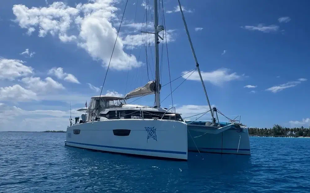 slider 1 Fountaine Pajot Elba 45