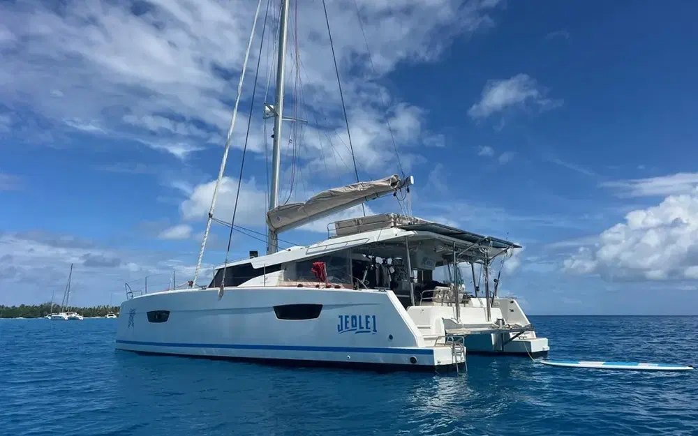 slider 2 Fountaine Pajot Elba 45