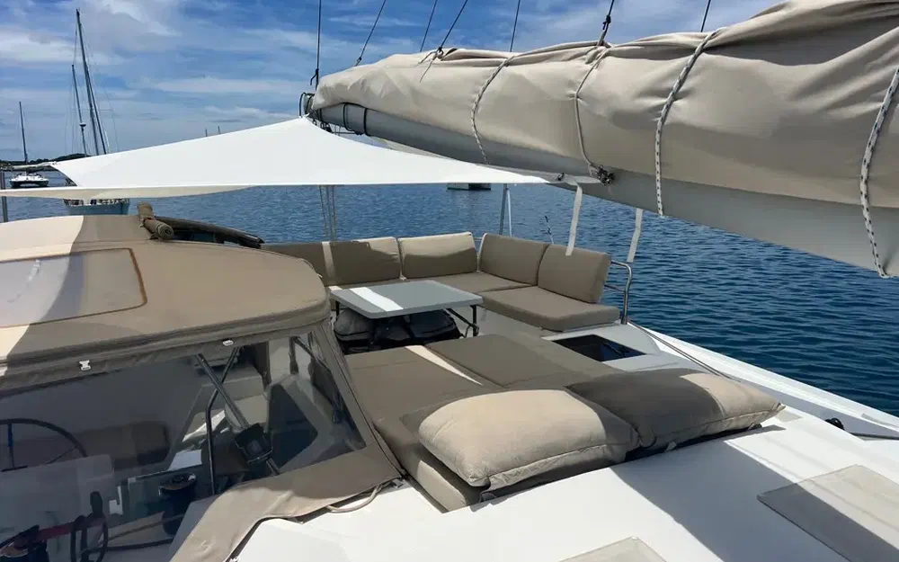 slider 4 Fountaine Pajot Elba 45