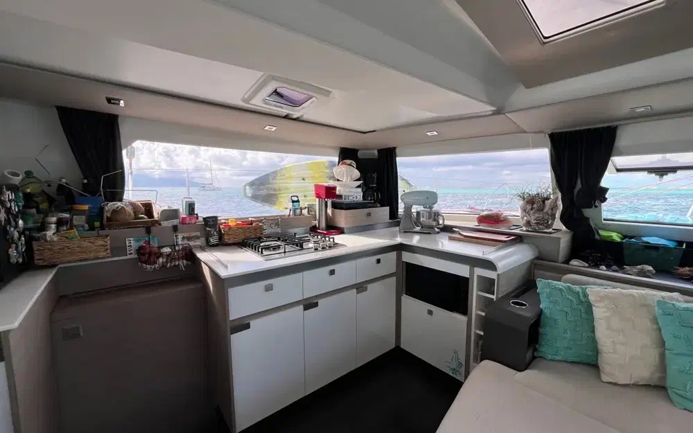 slider 5 Fountaine Pajot Elba 45