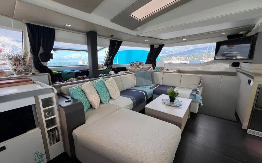 slider 6 Fountaine Pajot Elba 45