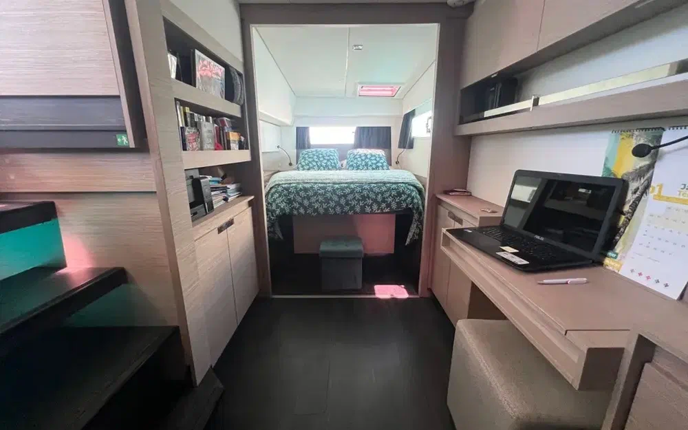 slider 7 Fountaine Pajot Elba 45