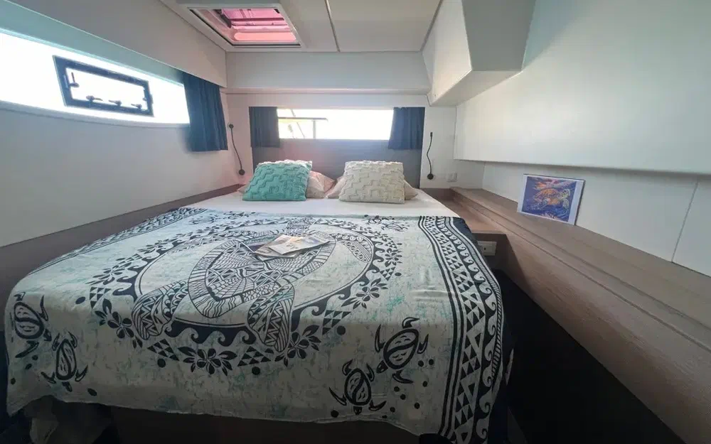 slider 8 Fountaine Pajot Elba 45