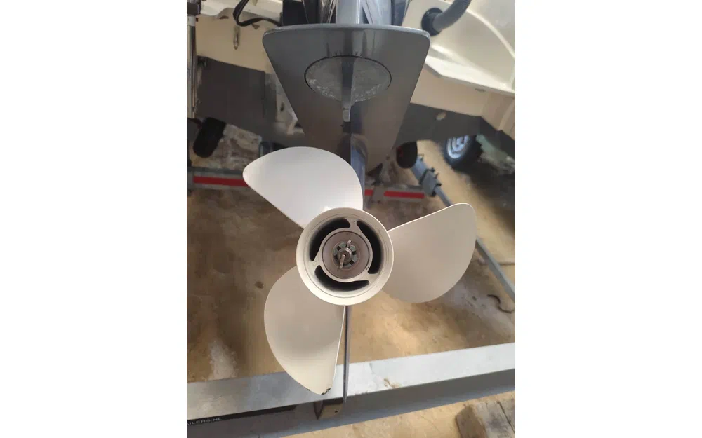 slider 11 Capelli Tempest 570
