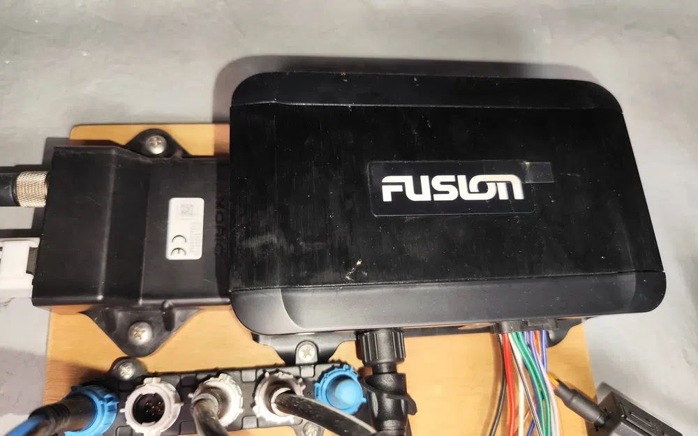 slider 33 Capelli Tempest 570
