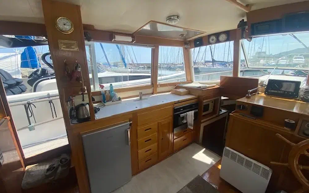 slider 19 Grand Banks 42 Classic