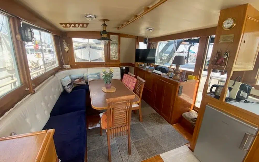 slider 22 Grand Banks 42 Classic