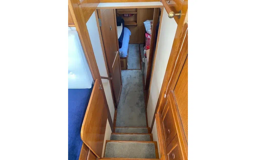 slider 23 Grand Banks 42 Classic