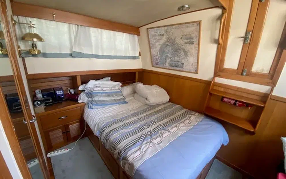 slider 25 Grand Banks 42 Classic