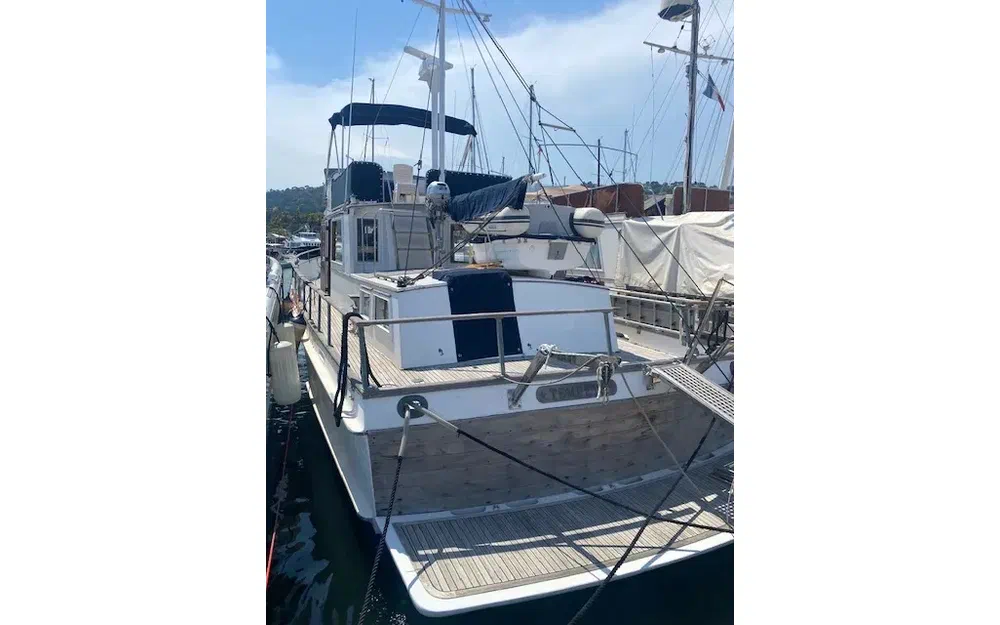 slider 1 Grand Banks 42 Classic