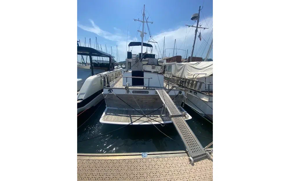 slider 2 Grand Banks 42 Classic