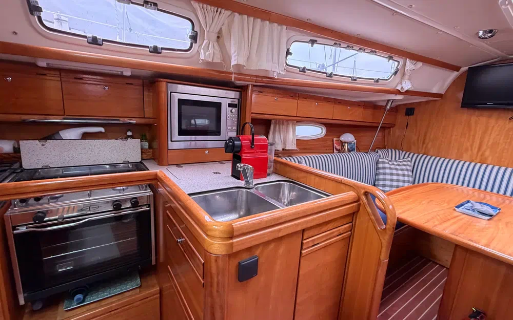 slider 6 Bavaria 34 Cruiser