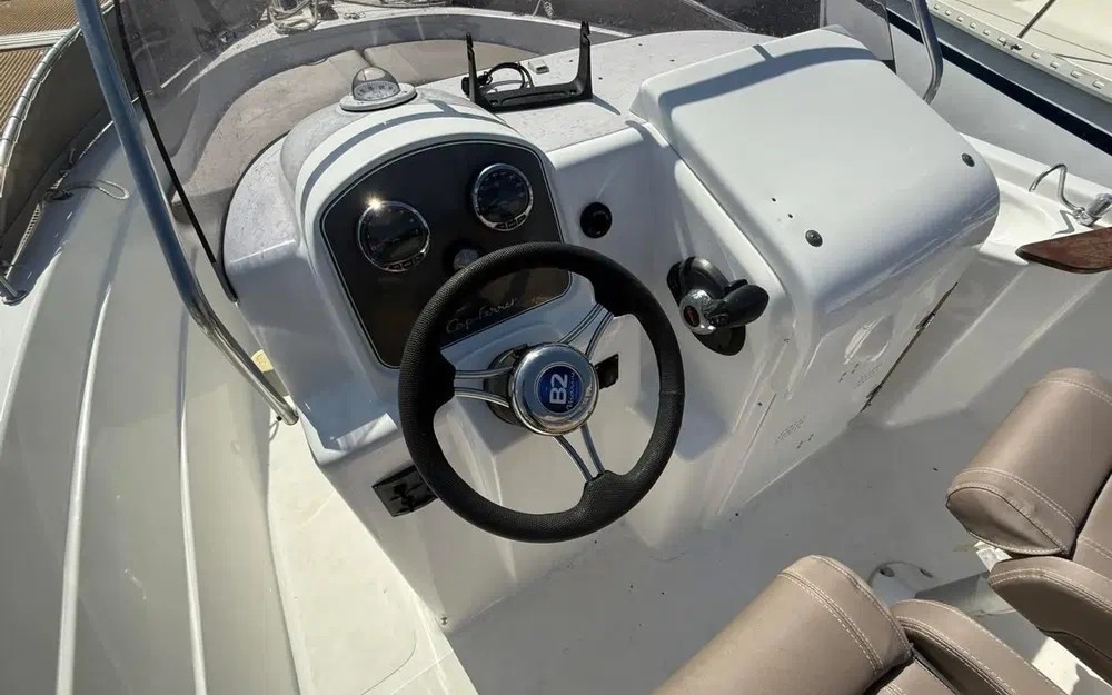 slider 10 B2 Marine Cap Ferret 652 Open