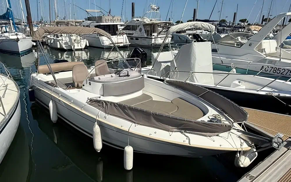 slider 1 B2 Marine Cap Ferret 652 Open