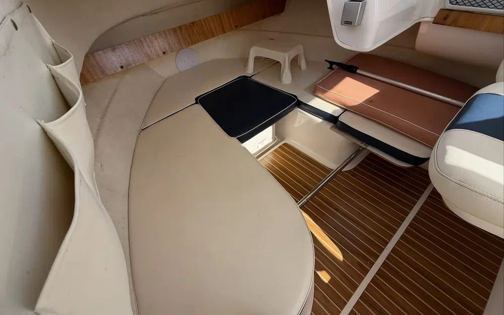 slider 11 Quicksilver Pilothouse 580