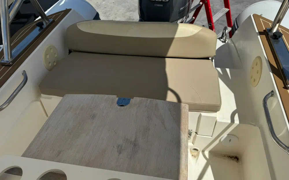 slider 1 Capelli Tempest 650 Luxe