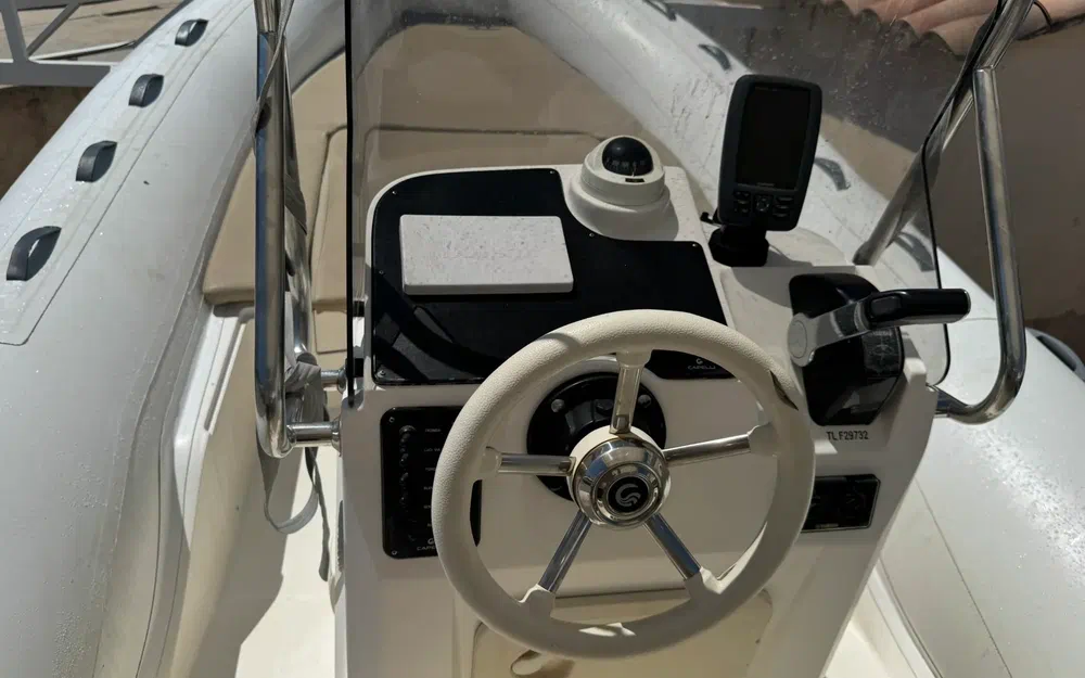 slider 7 Capelli Tempest 650 Luxe