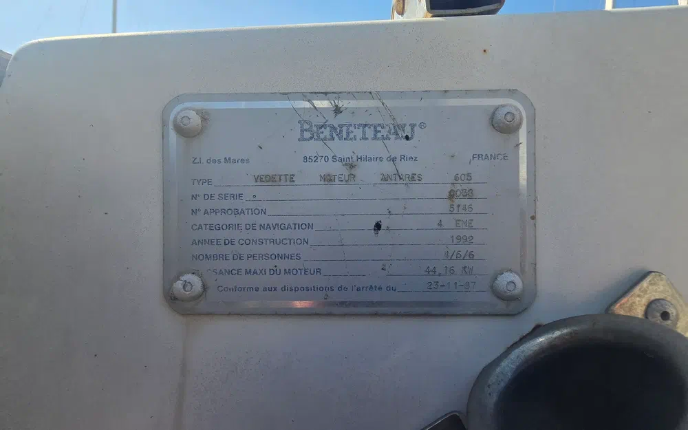 slider 13 Beneteau Antares 605
