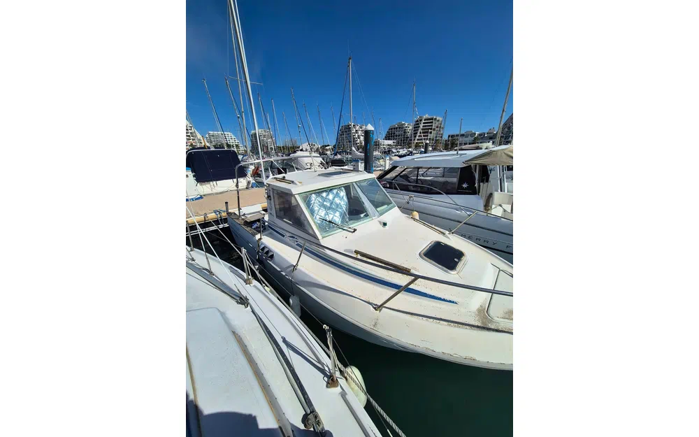 slider 1 Beneteau Antares 605