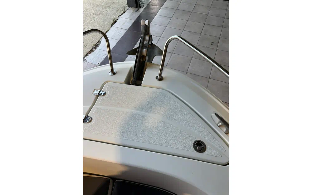 slider 9 Pacific Craft 670 Open