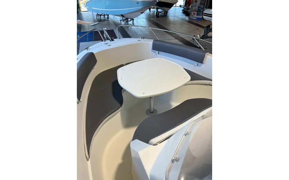 slider 5 Pacific Craft 670 Open