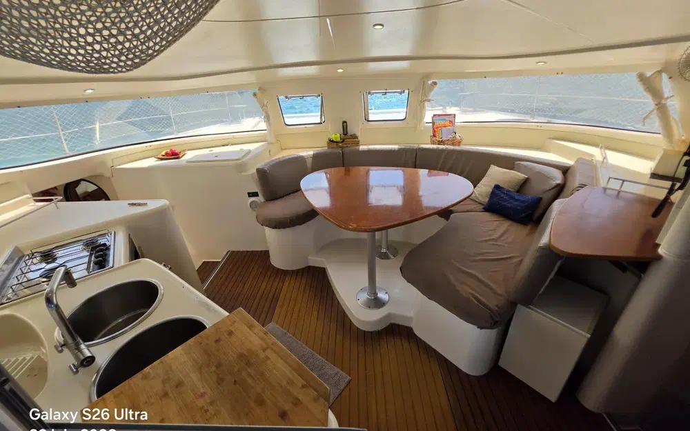 slider 14 Fountaine Pajot Lavezzi 40
