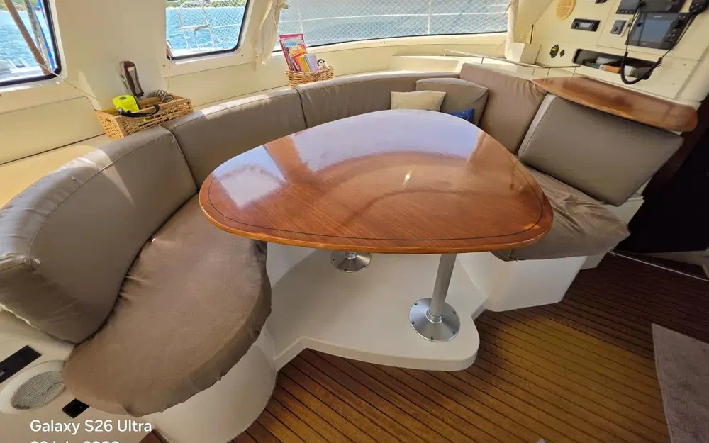 slider 15 Fountaine Pajot Lavezzi 40