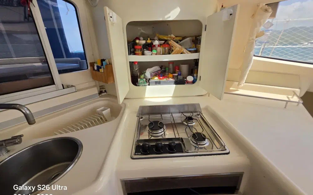 slider 16 Fountaine Pajot Lavezzi 40