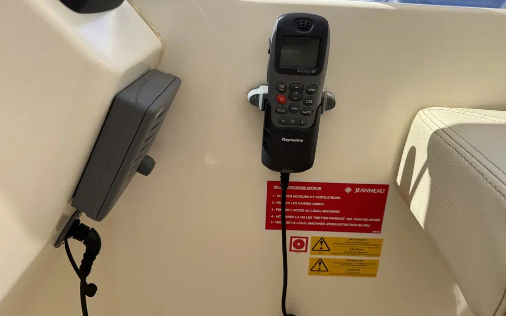 slider 28 Jeanneau Prestige 42 S