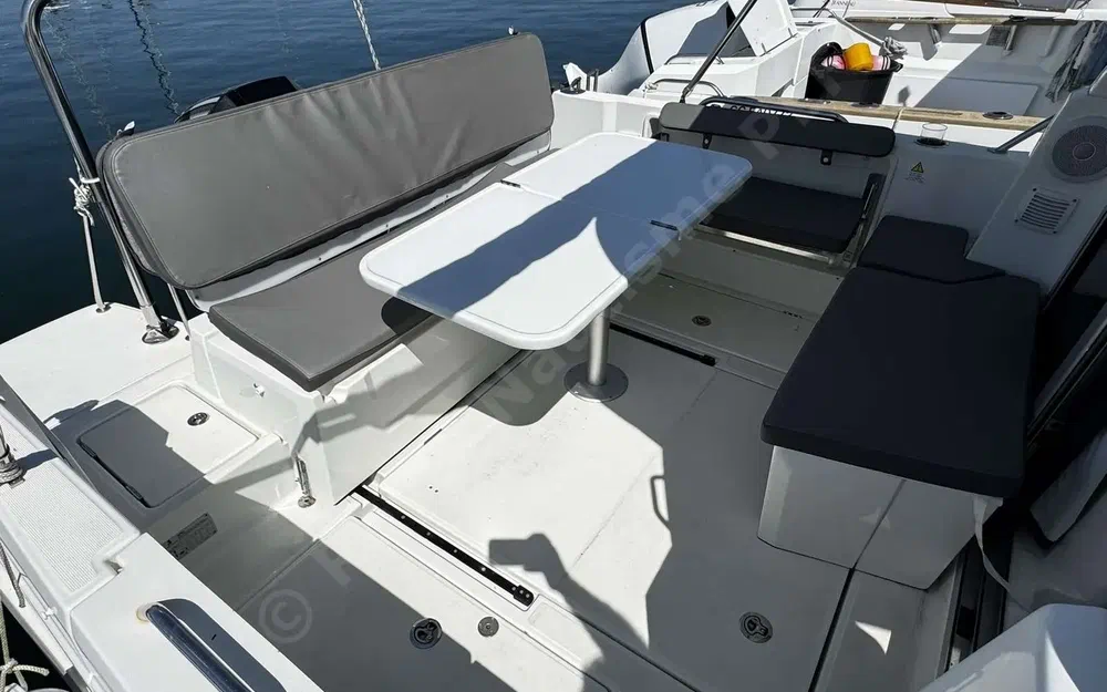 slider 9 Beneteau Antares 8 OB