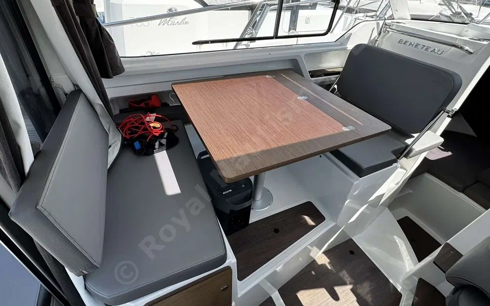 slider 10 Beneteau Antares 8 OB